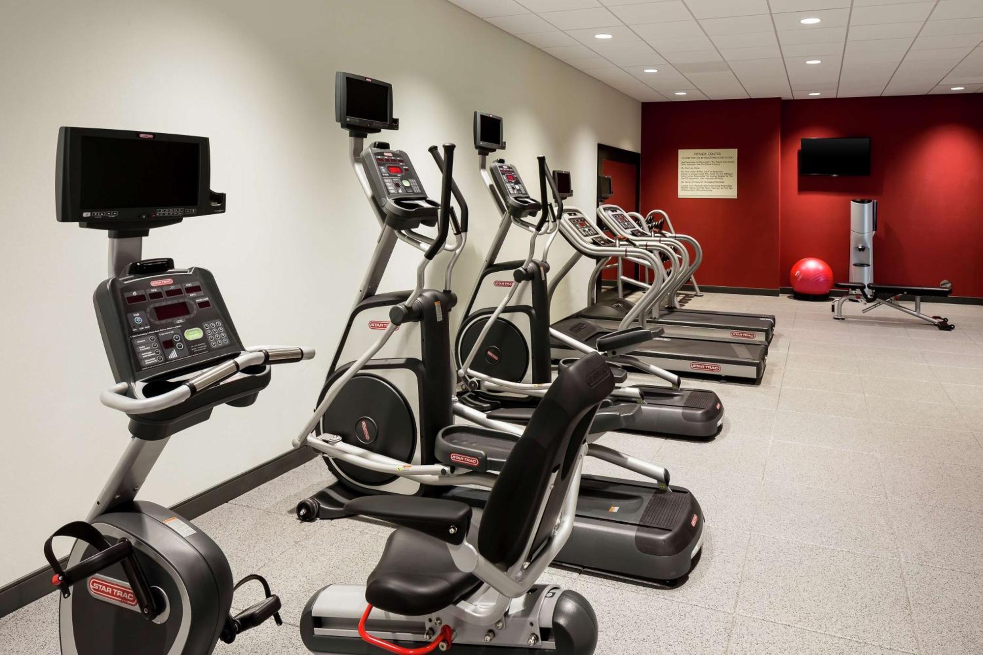 Hilton Garden Inn Bettendorf/ Quad Cities Экстерьер фото